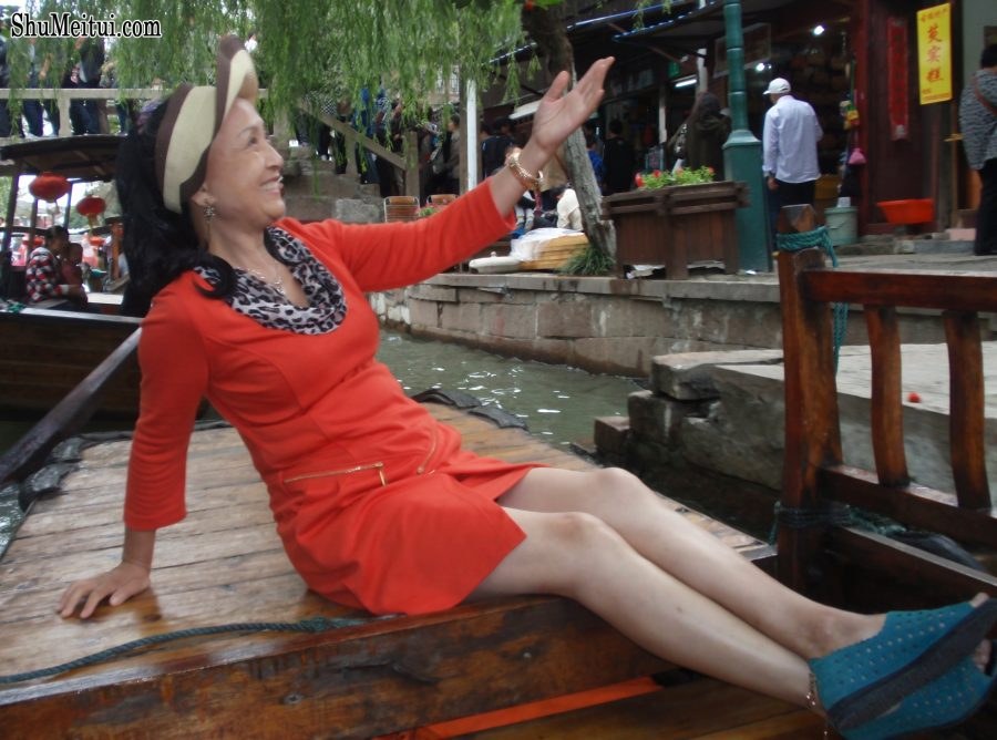 熟女钟姐和另一位姐姐坐船在上海游玩[第11张/共22张]