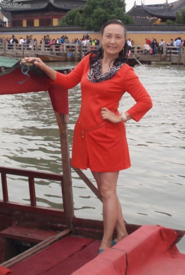 熟女钟姐和另一位姐姐坐船在上海游玩[第12张/共22张]