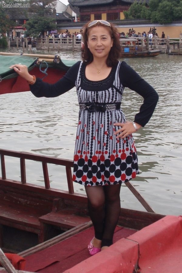 熟女钟姐和另一位姐姐坐船在上海游玩[第13张/共22张]