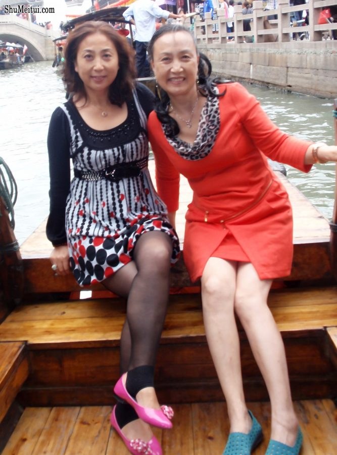 熟女钟姐和另一位姐姐坐船在上海游玩[第8张/共22张]
