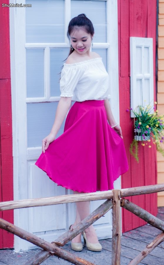 越南河内的可爱小阿妹，白衣红裙纯天然[第4张/共7张]