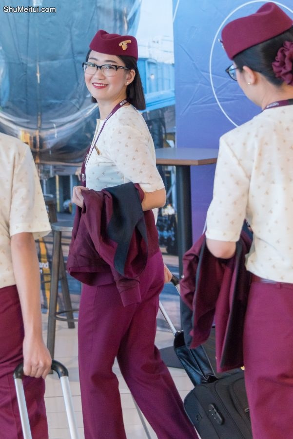 文莱航空的美女空姐们最后一张的回眸一笑好甜美[第4张/共4张]