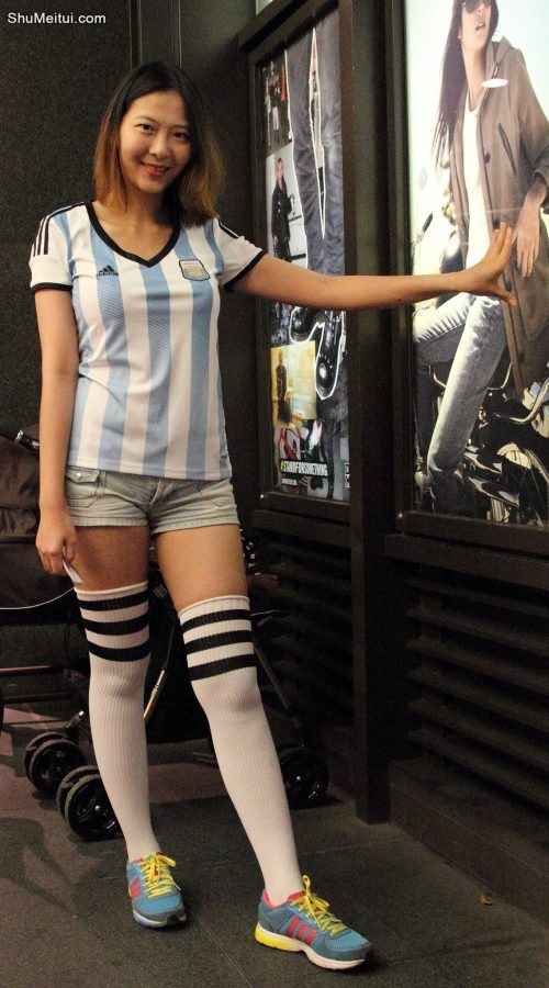 阿根廷球服还有长筒球袜李鸽鸽还是个足球迷[第3张/共4张]